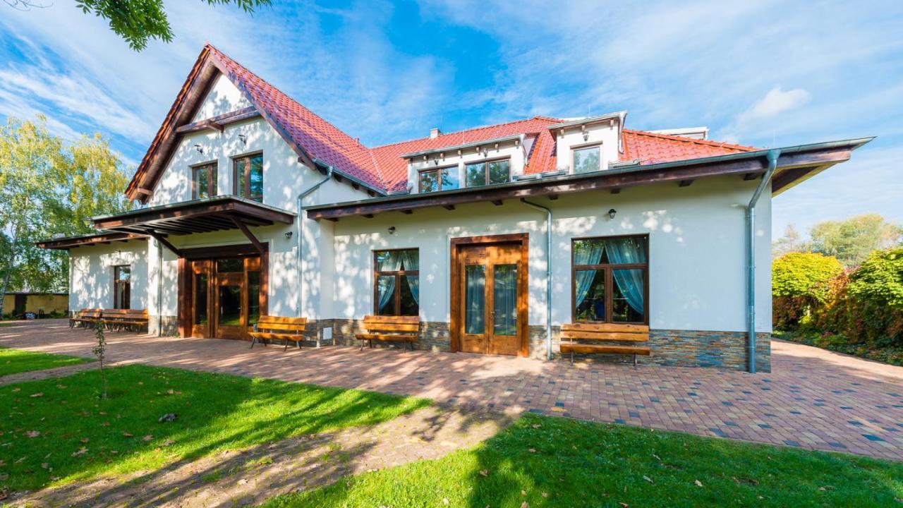 Dworek Staropolski Poznan Exterior photo